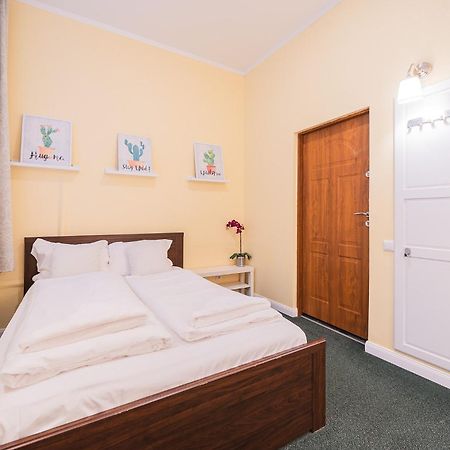 Station Self Check-In Apartments Вильнюс Экстерьер фото