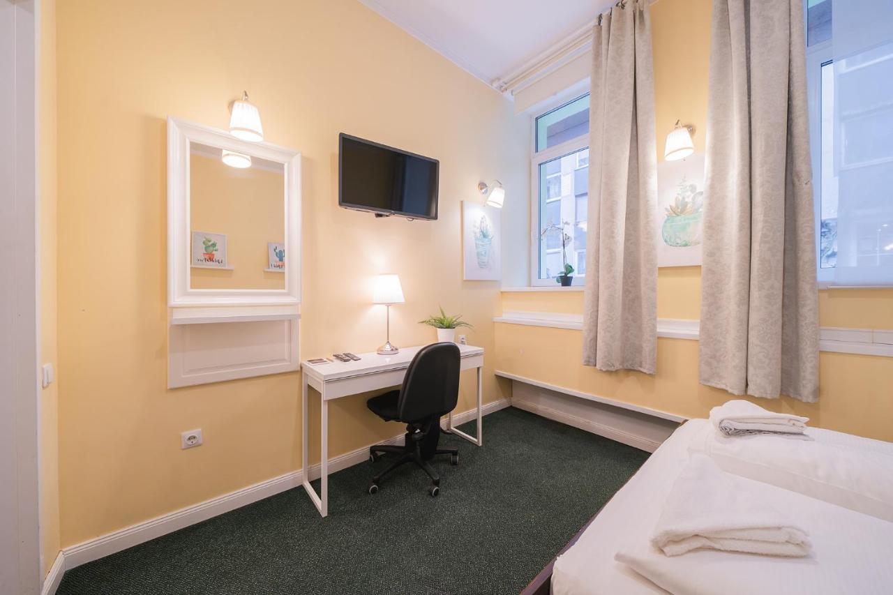 Station Self Check-In Apartments Вильнюс Экстерьер фото