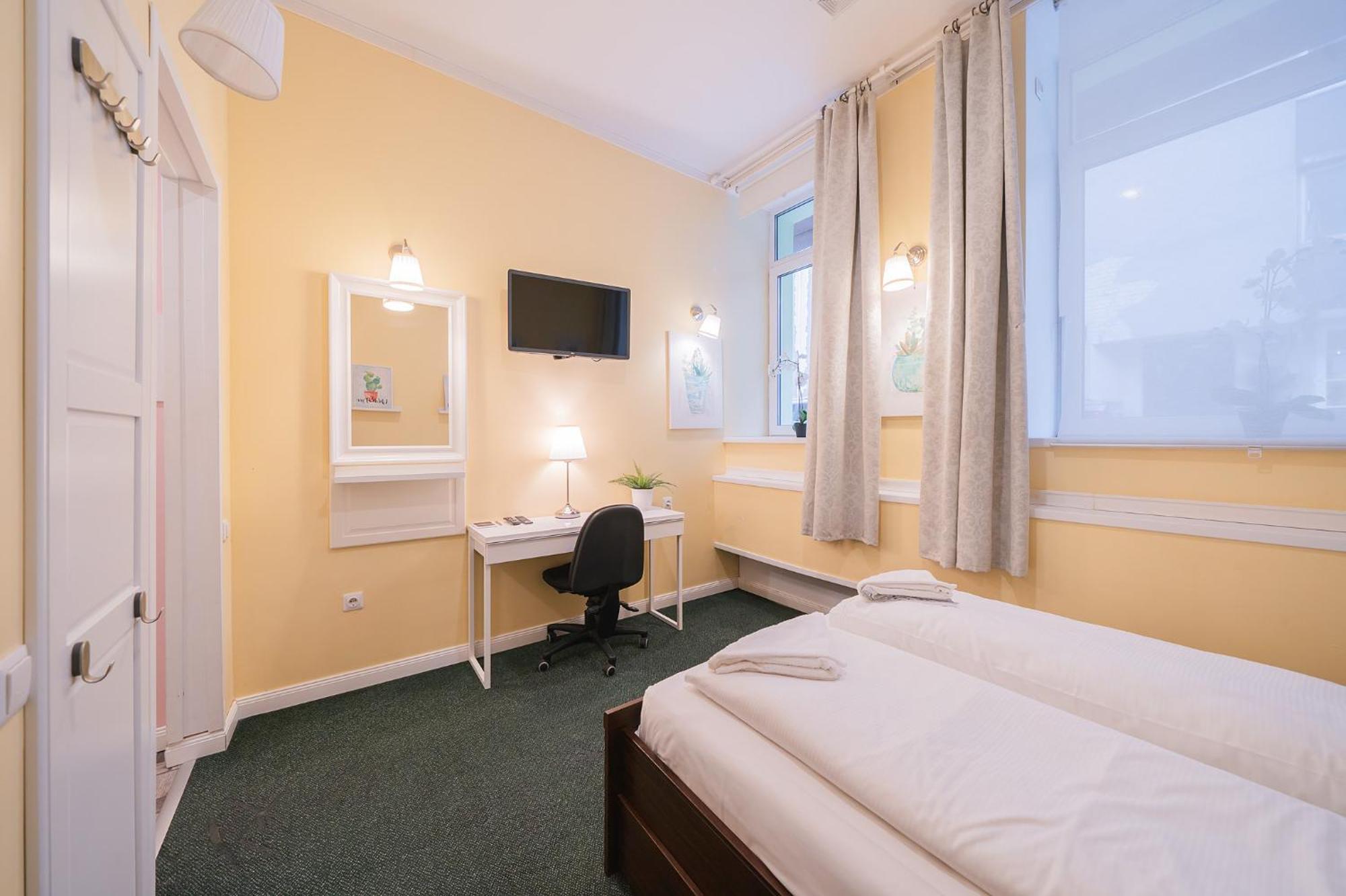 Station Self Check-In Apartments Вильнюс Экстерьер фото